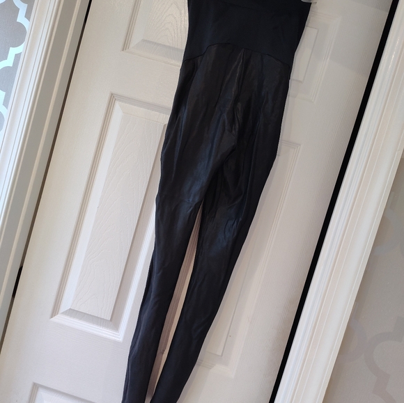 Spanx maternity faux leather leggings - Picture 4 of 5